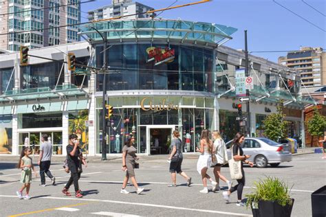 liquor store robson street vancouver.